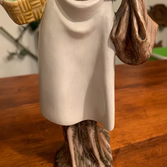 Fontanini 11" La statue woman basket imported Italy 2014 - Picture 3 of 12